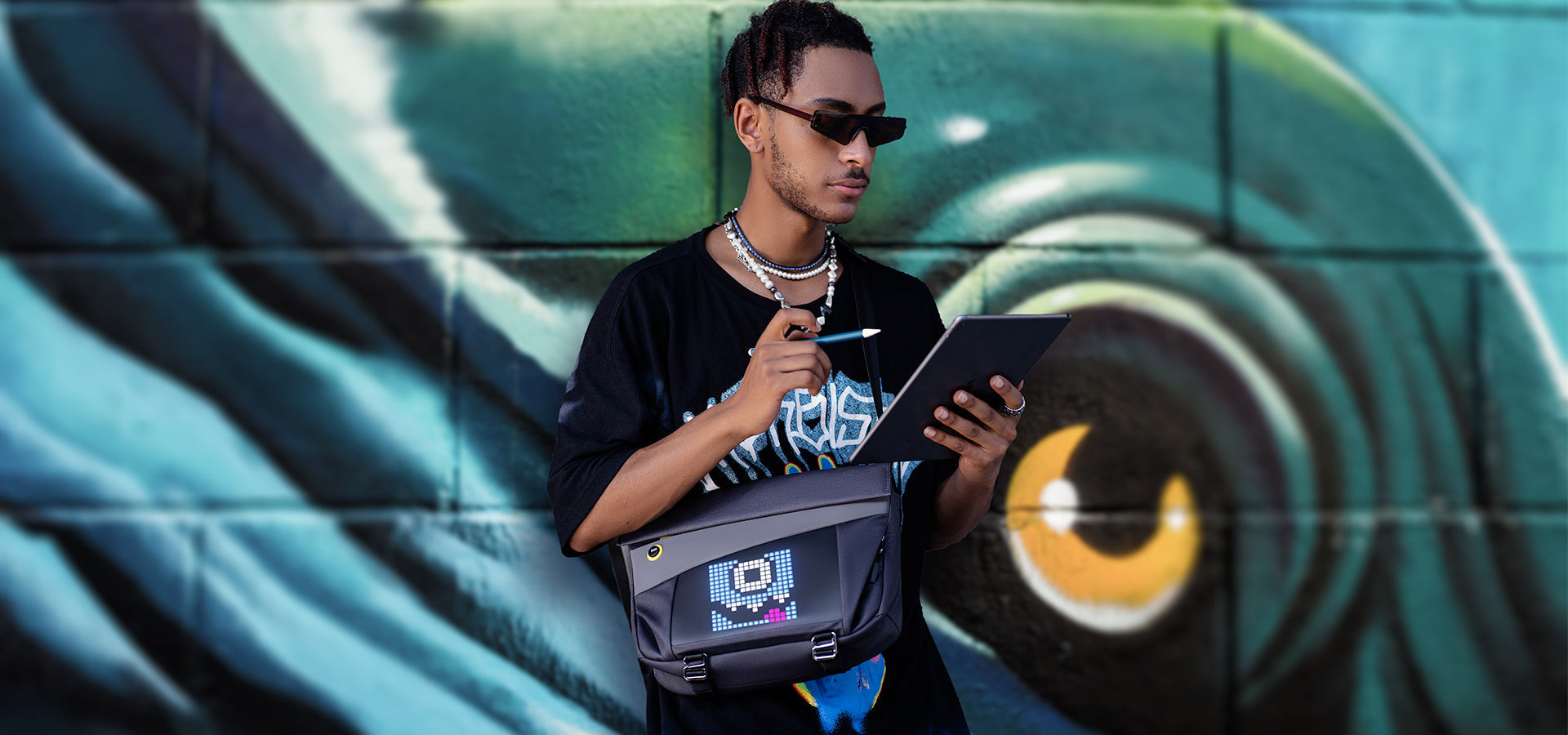 Divoom Sling Bag-V Pixel Art LED Sling Bag